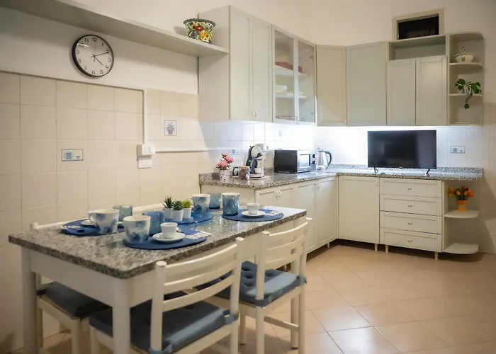 House - Termini Esquilino Апартаменты *